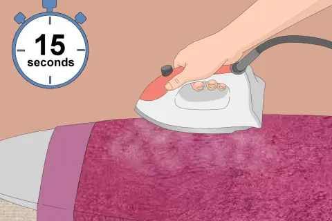 Instrucciones para como limpiar el terciopelo: plancha con vapor sobre un paño blanco durante 15 segundos.
