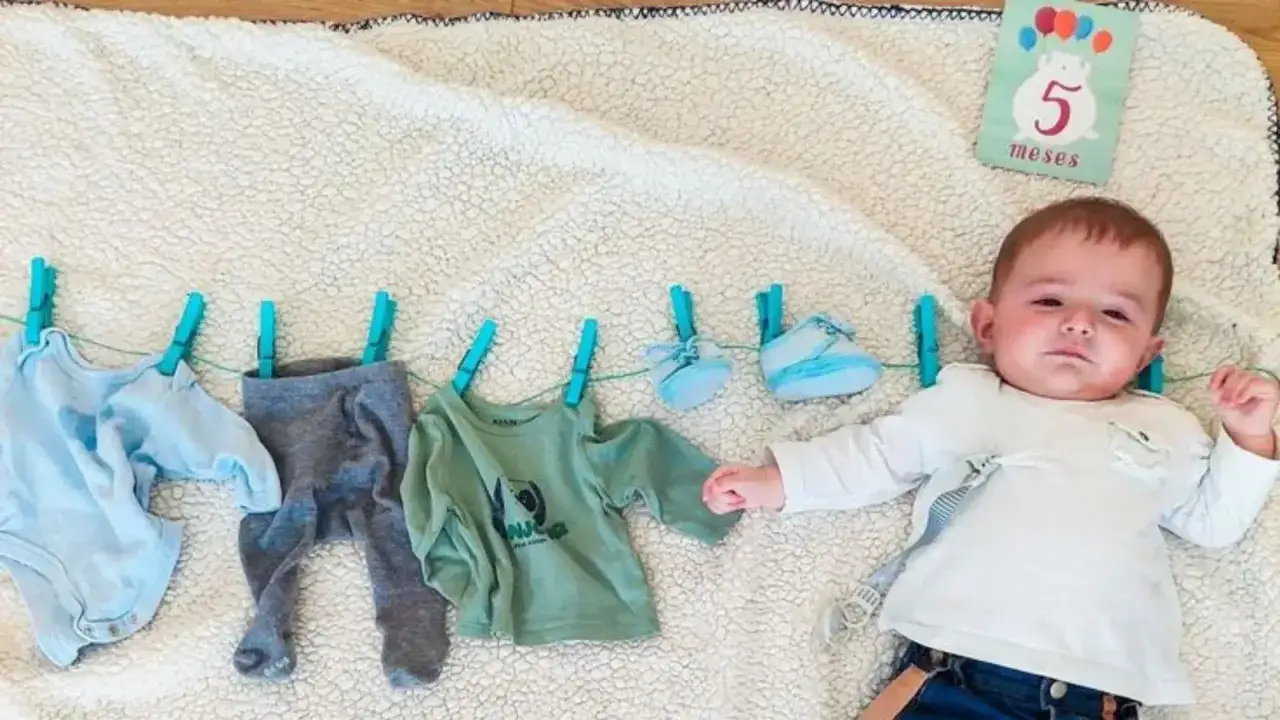 Bebé de cinco meses - qué es normal y cómo acompañarlo